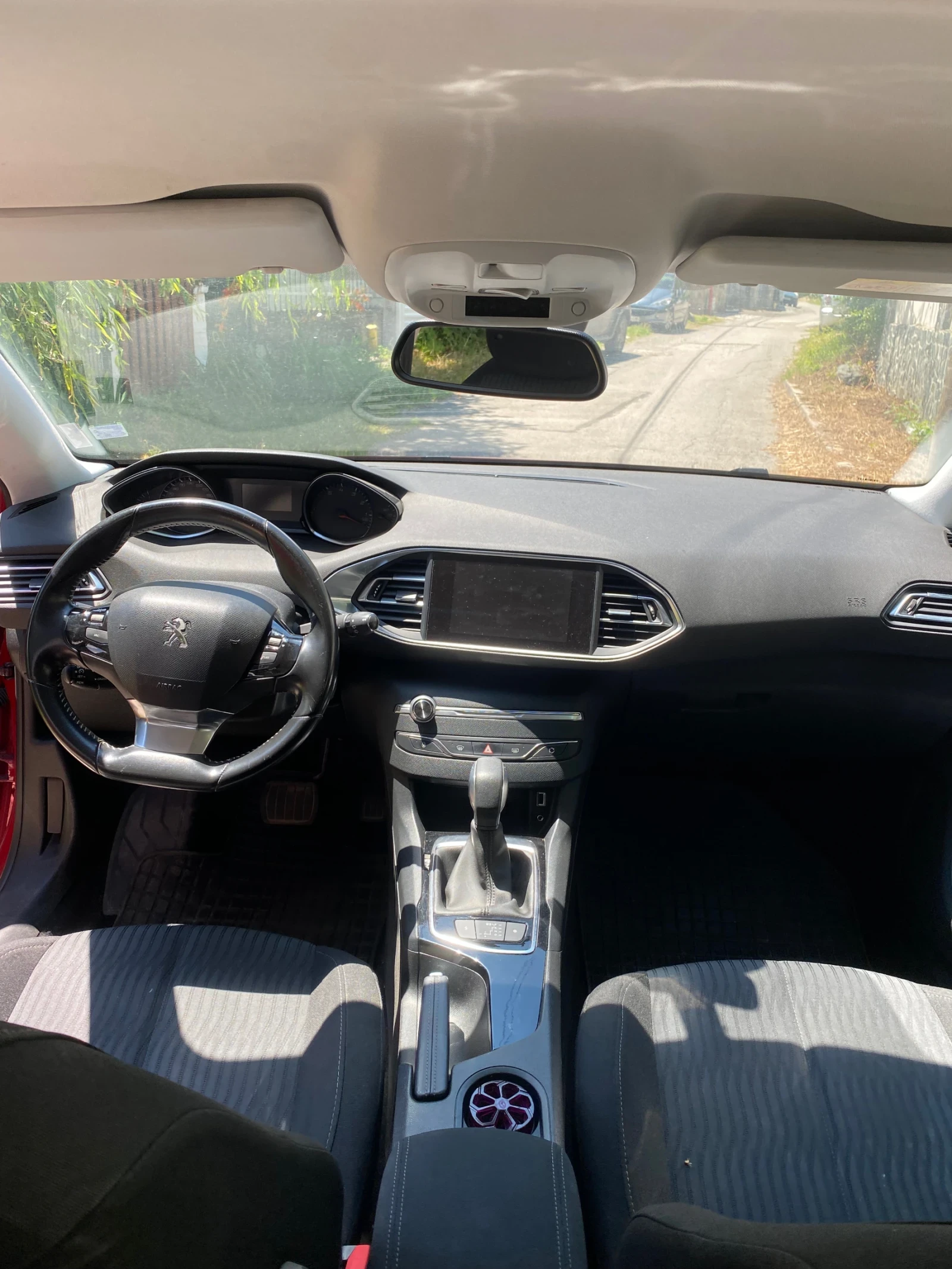 Peugeot 308 1.2 turbo, снимка 8 - Автомобили и джипове - 55159884