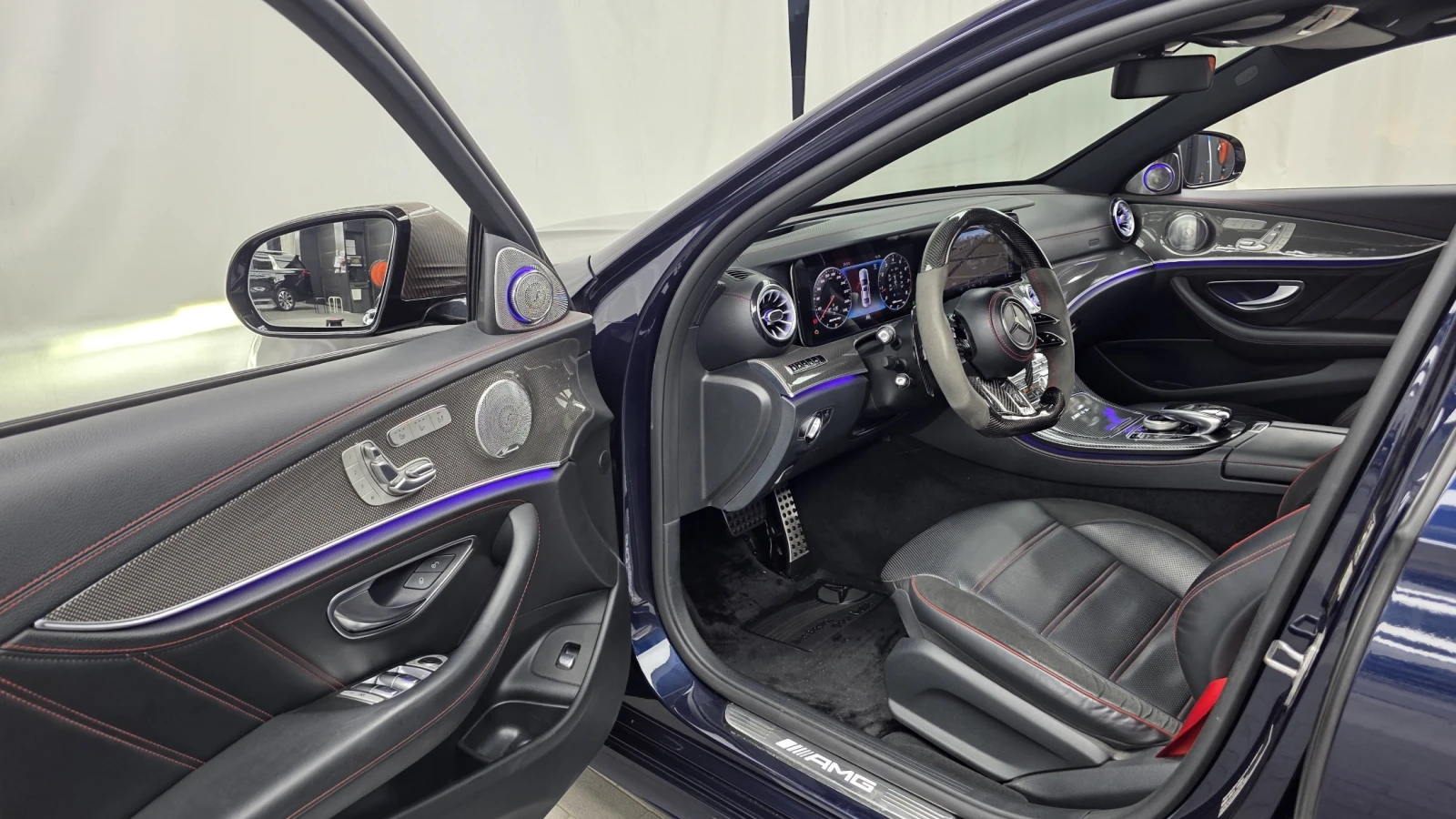 Mercedes-Benz E 43 AMG 360* DIS* ОБДУХ* МАСАЖ* HUD* FULL* КРАЙНА ЦЕНА, снимка 9 - Автомобили и джипове - 55301304