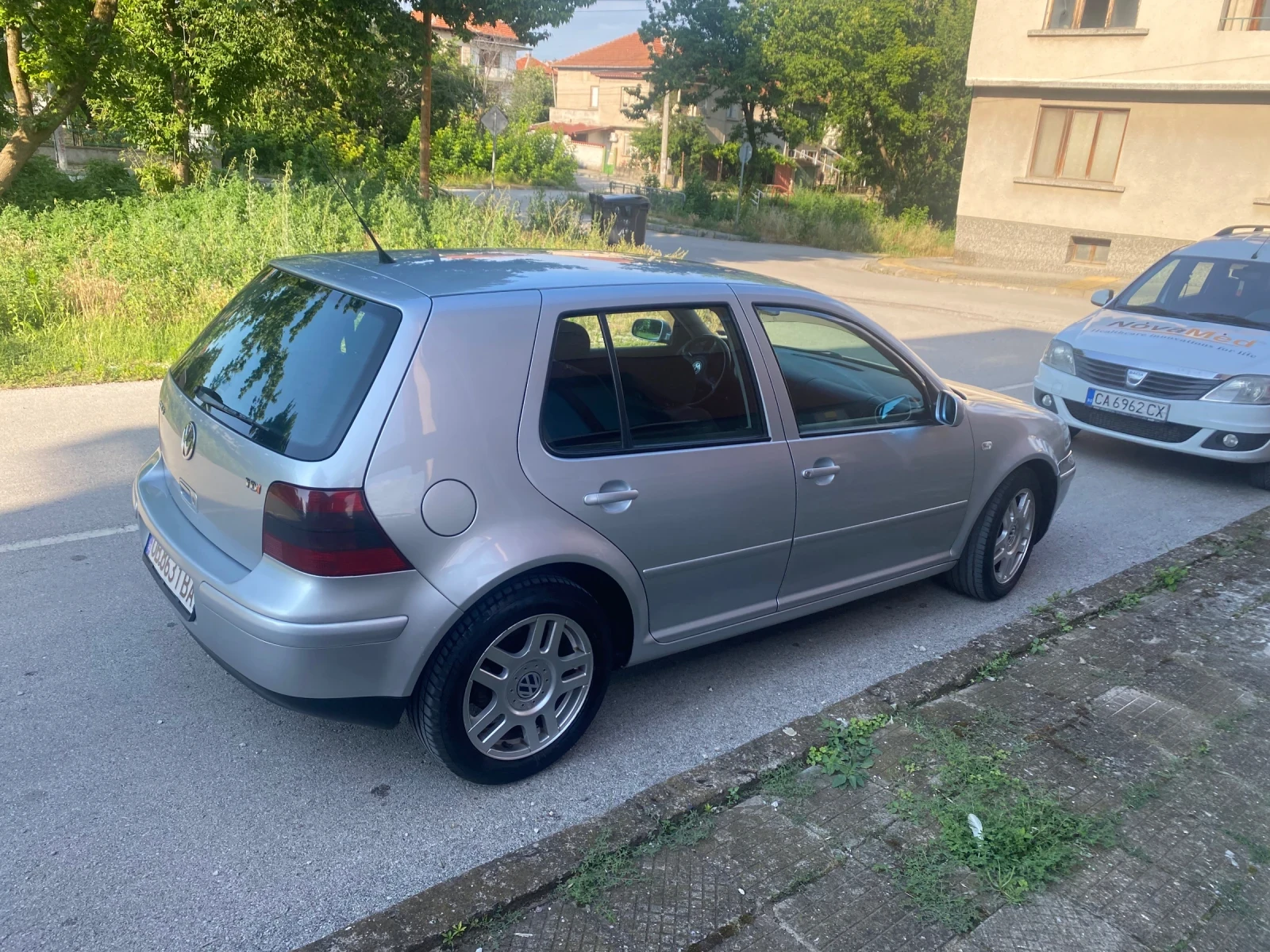 VW Golf, снимка 2 - Автомобили и джипове - 55409699