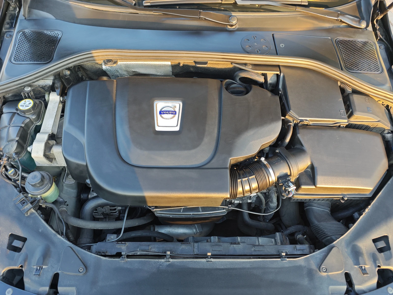 Volvo V60 D5 AWD Summum, снимка 12 - Автомобили и джипове - 55650531