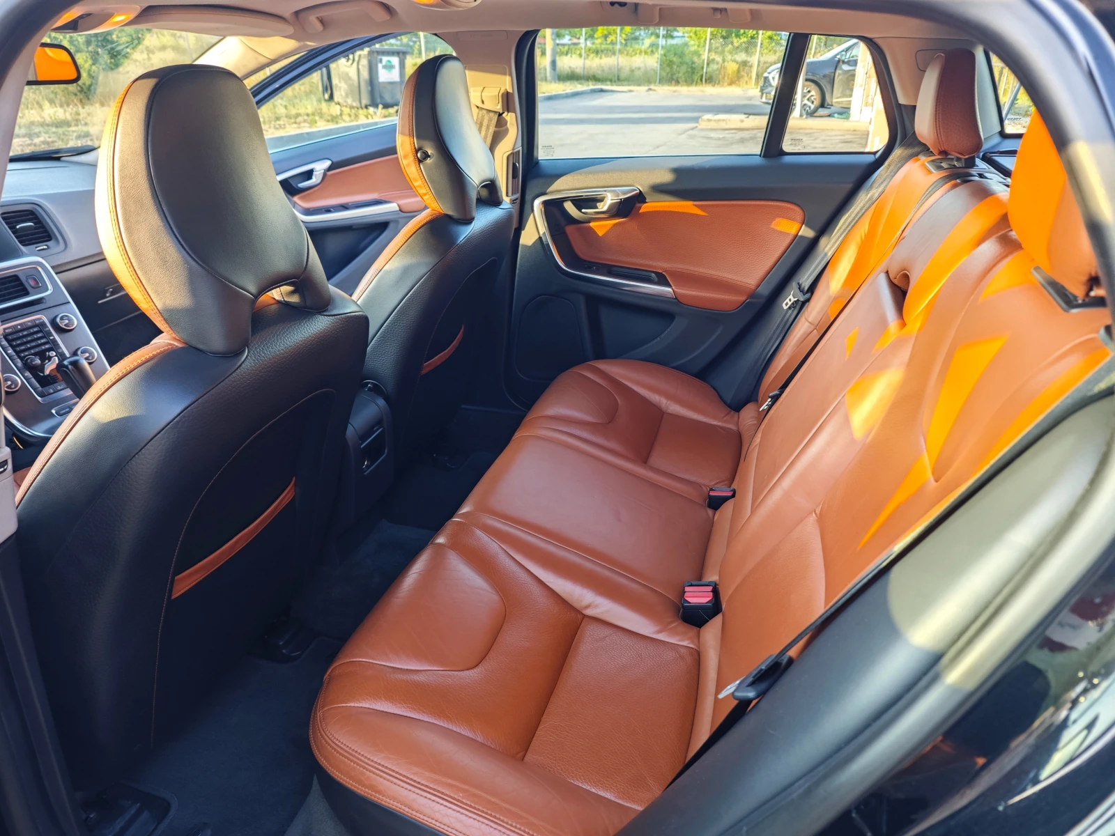 Volvo V60 D5 AWD Summum, снимка 7 - Автомобили и джипове - 55650531