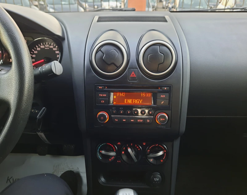 Nissan Qashqai 1.6i GPL, снимка 10 - Автомобили и джипове - 48472360