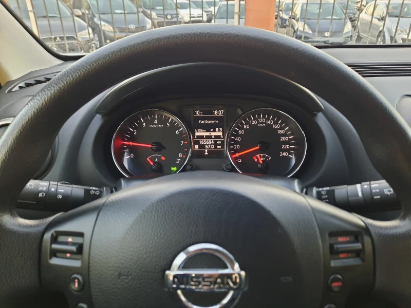 Nissan Qashqai 1.6i GPL, снимка 11 - Автомобили и джипове - 48472360