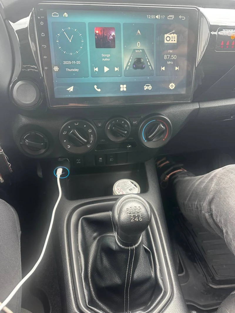 Toyota Hilux, снимка 11 - Автомобили и джипове - 52491003