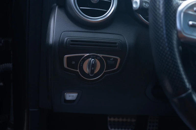 Mercedes-Benz GLC 4MATIC * AMG PKG * АвтоКредит* (ЦЕНА ДО БГ), снимка 15 - Автомобили и джипове - 53458594