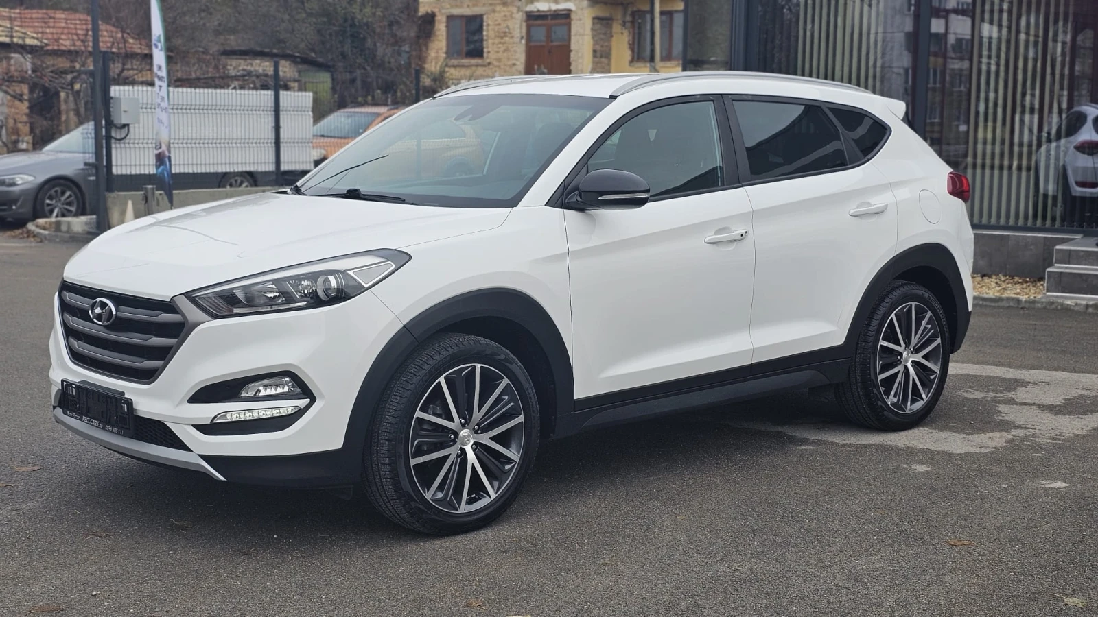 Hyundai Tucson 1.7CRDi AUTO(7SP) IT-ФУЛ-ТОП СЪСТ.-ЛИЗИНГ-ГАРАНЦИЯ - изображение 3