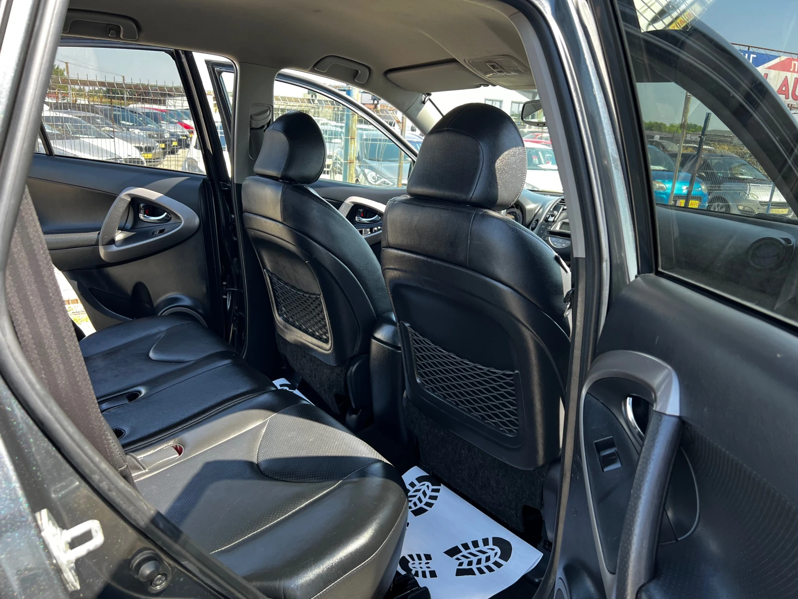 Toyota Rav4 ЛИЗИНГ-КОЖА-КЛИМА-4Х4-ДИЗЕЛ - изображение 10