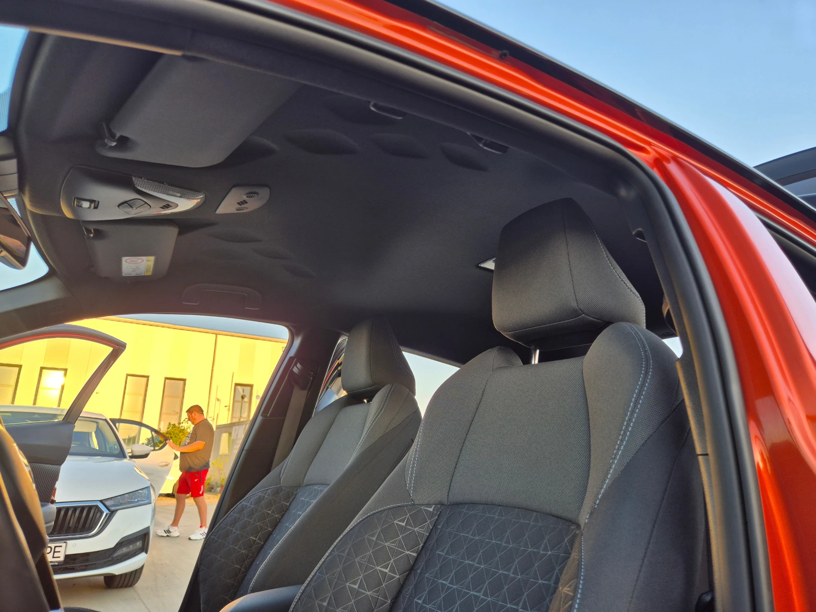 Toyota C-HR  CLUB 1.8 HYBRID AT | Mobile.bg — изображение 14