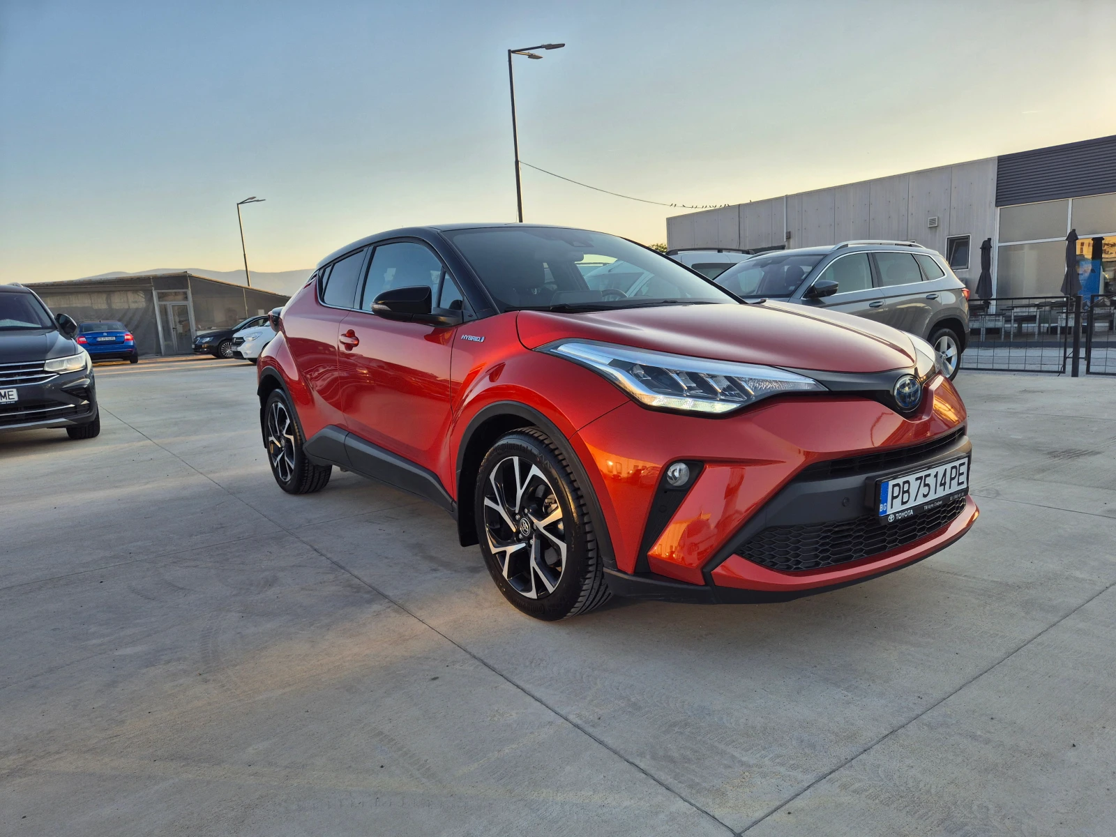 Toyota C-HR  CLUB 1.8 HYBRID AT - изображение 7