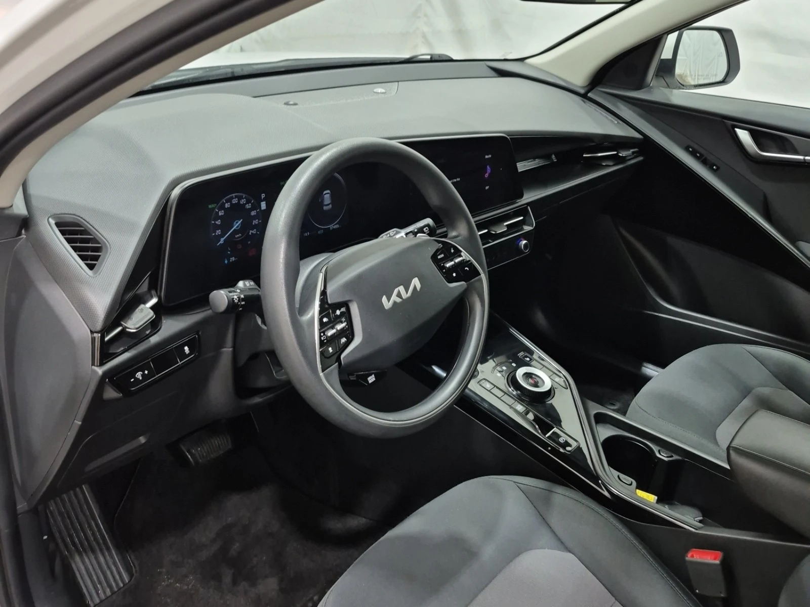 Kia Niro EV * * CARFAX * *   * *  | Mobile.bg   6