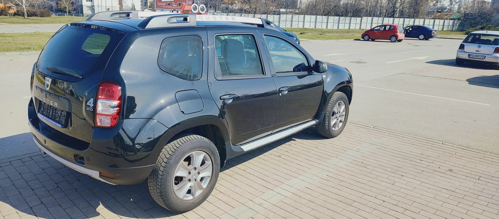 Dacia Duster Laureate, снимка 4 - Автомобили и джипове - 53749140