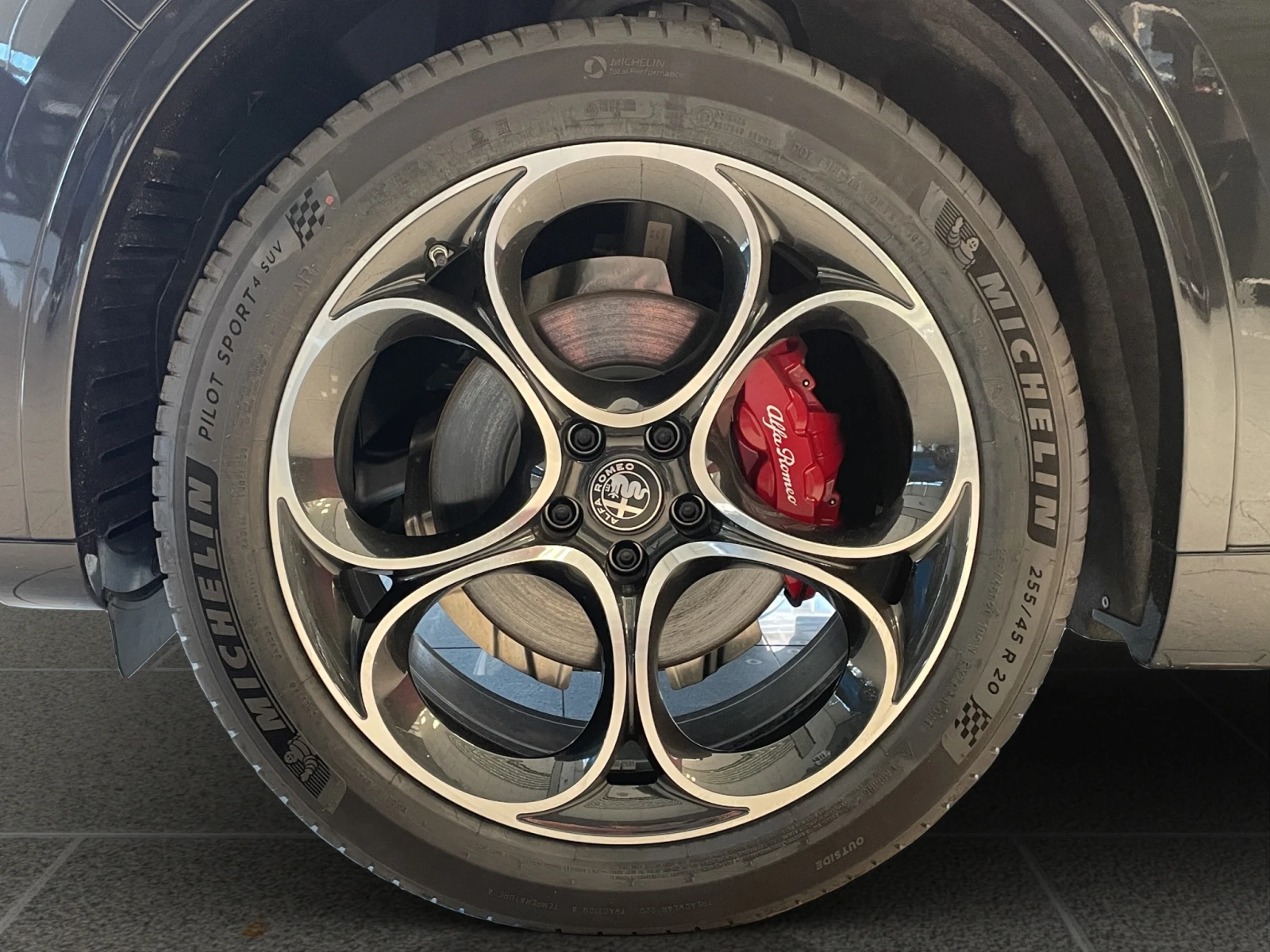 Alfa Romeo Stelvio  VELOCE 2.0 Petrol 280 hp AT8 Q4, снимка 16 - Автомобили и джипове - 54139216