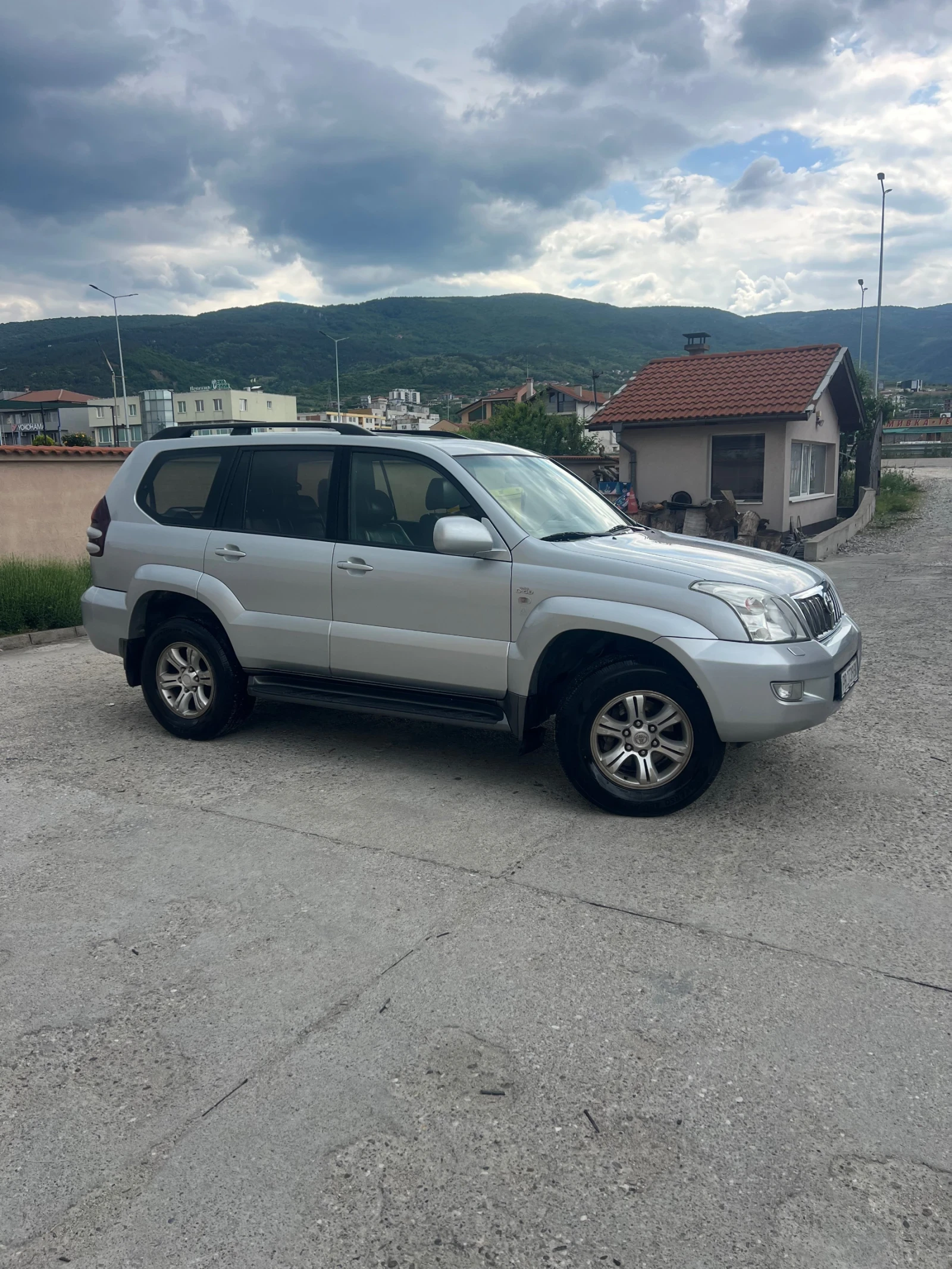 Toyota Land cruiser TOYOTA LAND CRUISER 120 3.0 D4D, снимка 2 - Автомобили и джипове - 54622601