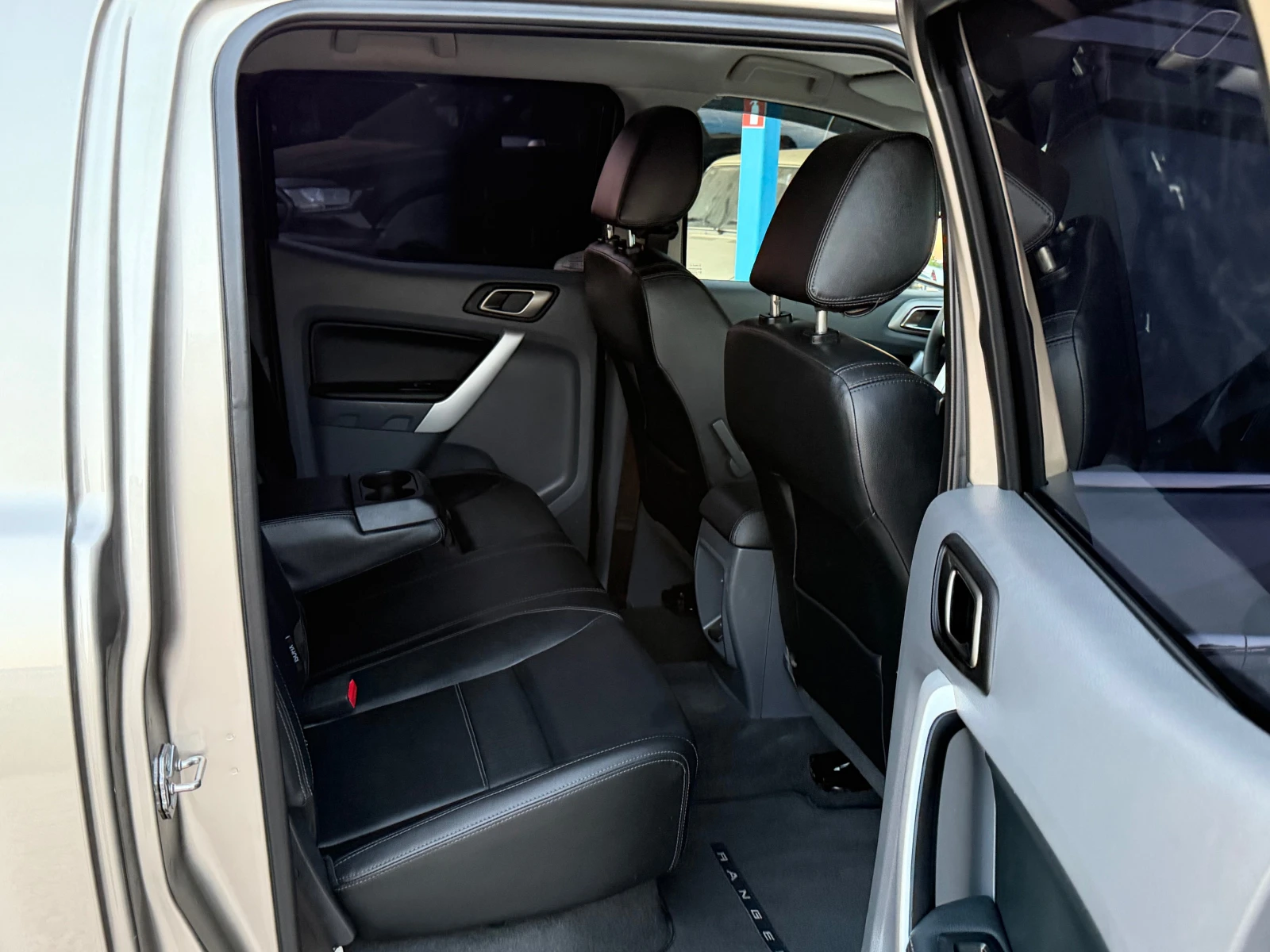 Ford Ranger 3.2 Автомат, снимка 14 - Автомобили и джипове - 55111800
