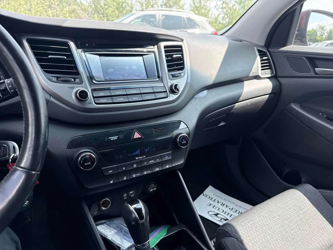 Hyundai Tucson * Premium * CARFAX * ОПЦИЯ ЗА ФИНАНСИРАНЕ, снимка 9 - Автомобили и джипове - 55193637