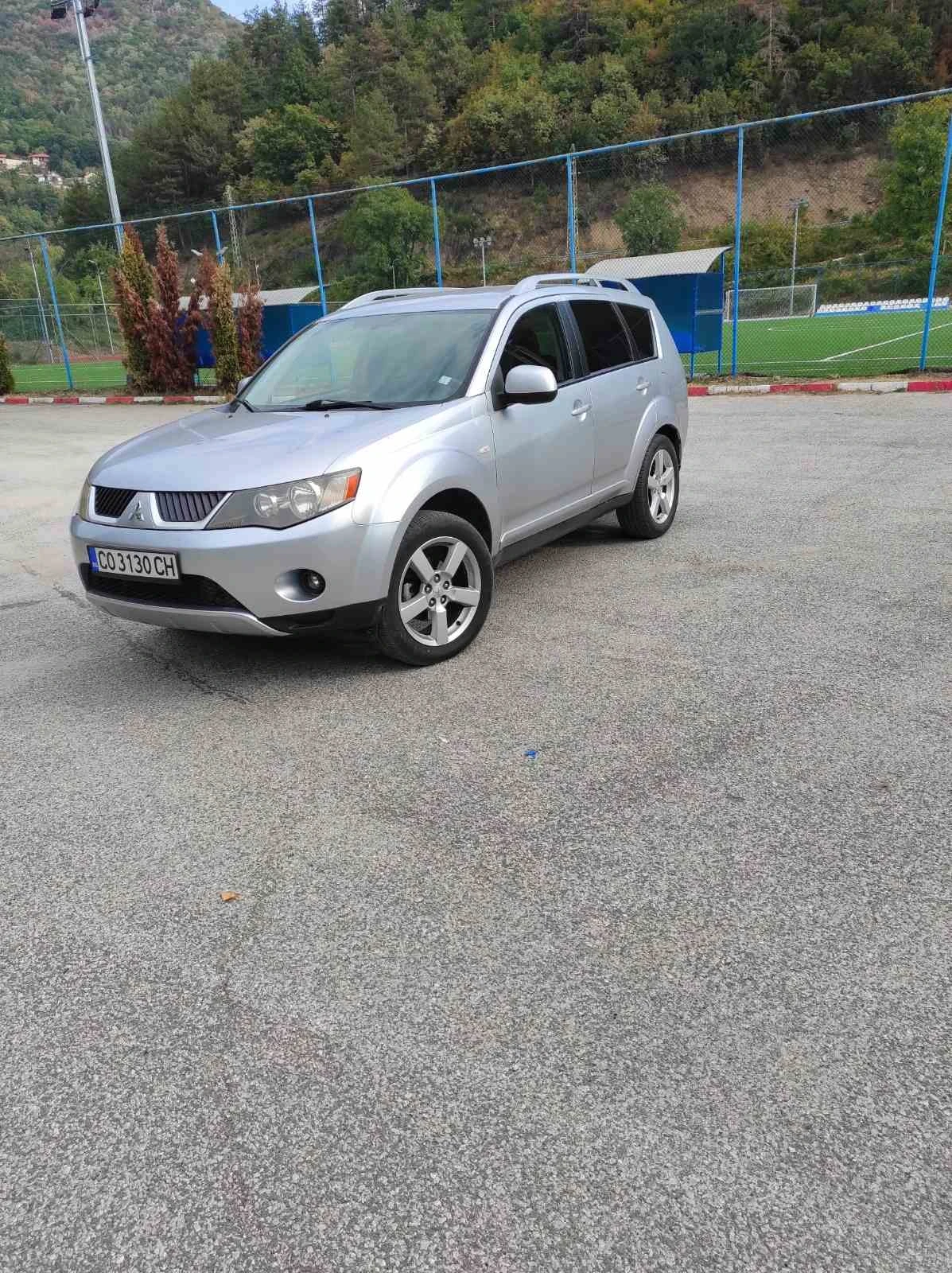 Mitsubishi Outlander, снимка 2 - Автомобили и джипове - 56137327