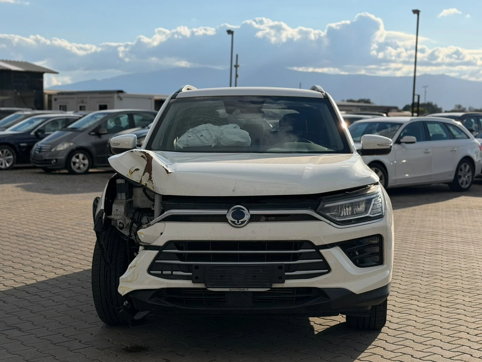 SsangYong Korando / 1.6D / 136HP / ПАЛИ И СЕ ДВИЖИ /, снимка 8 - Автомобили и джипове - 56214694