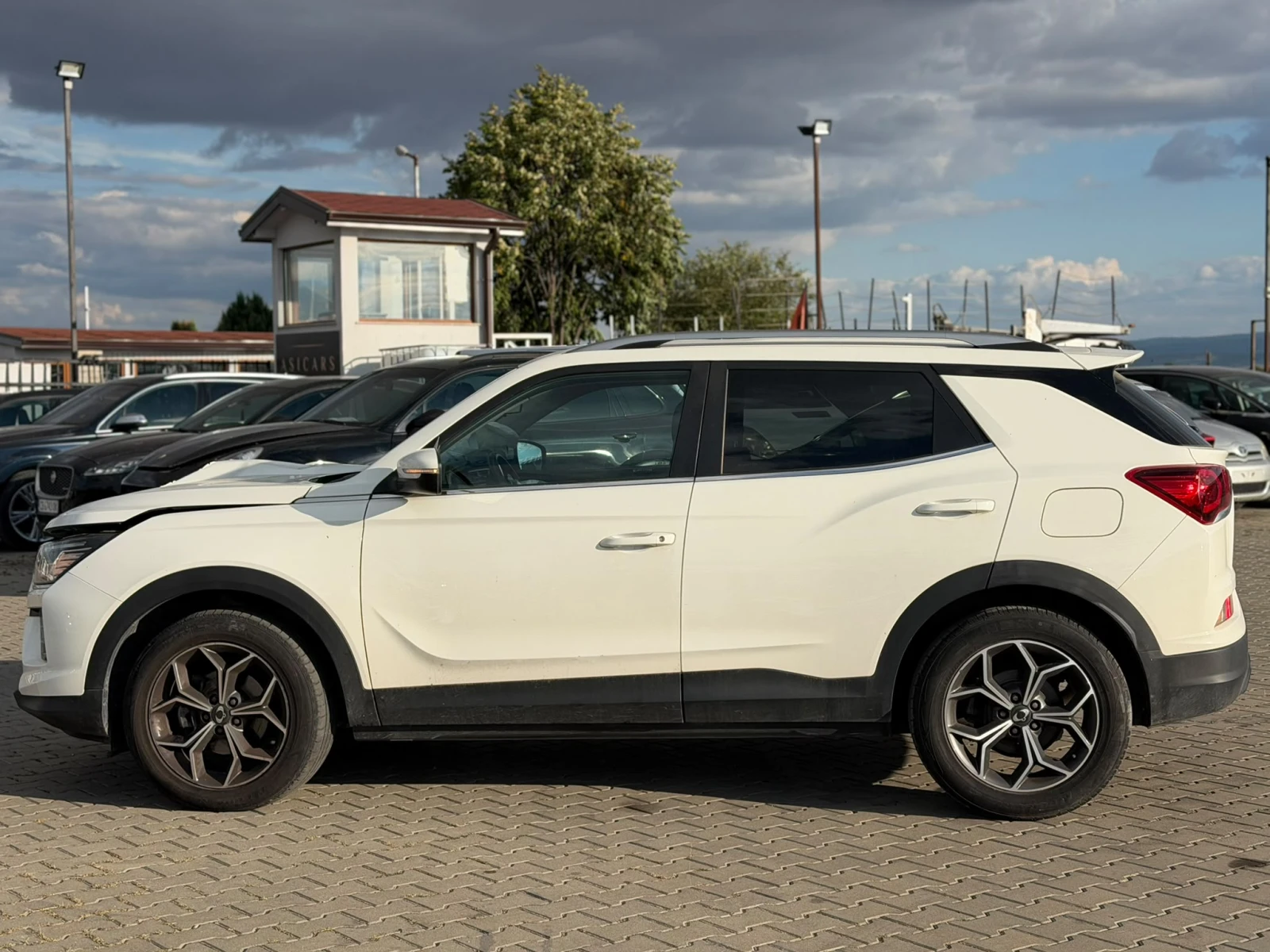 SsangYong Korando / 1.6D / 136HP / ПАЛИ И СЕ ДВИЖИ /, снимка 2 - Автомобили и джипове - 56214694