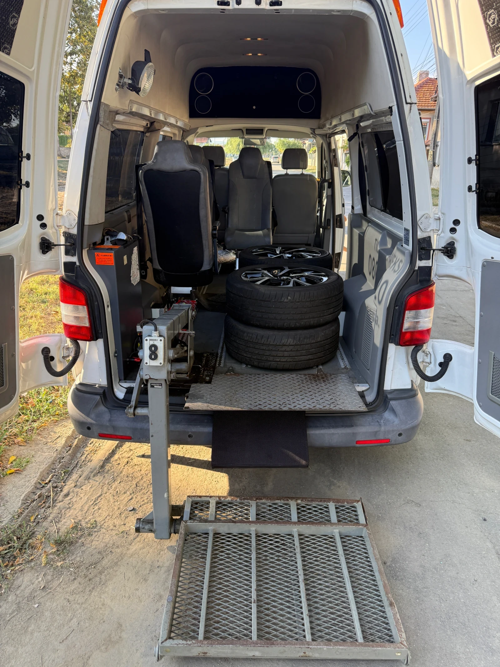 VW T5, снимка 12 - Бусове и автобуси - 55599794