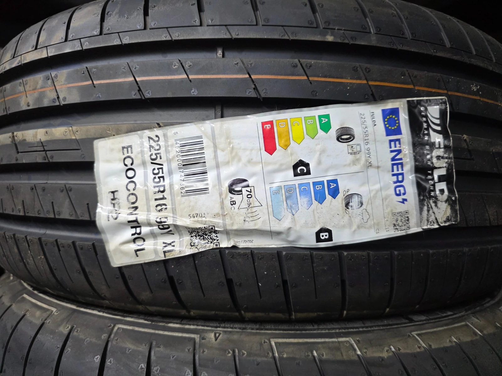 Гуми Летни 225/55R16, снимка 4 - Гуми и джанти - 55497206