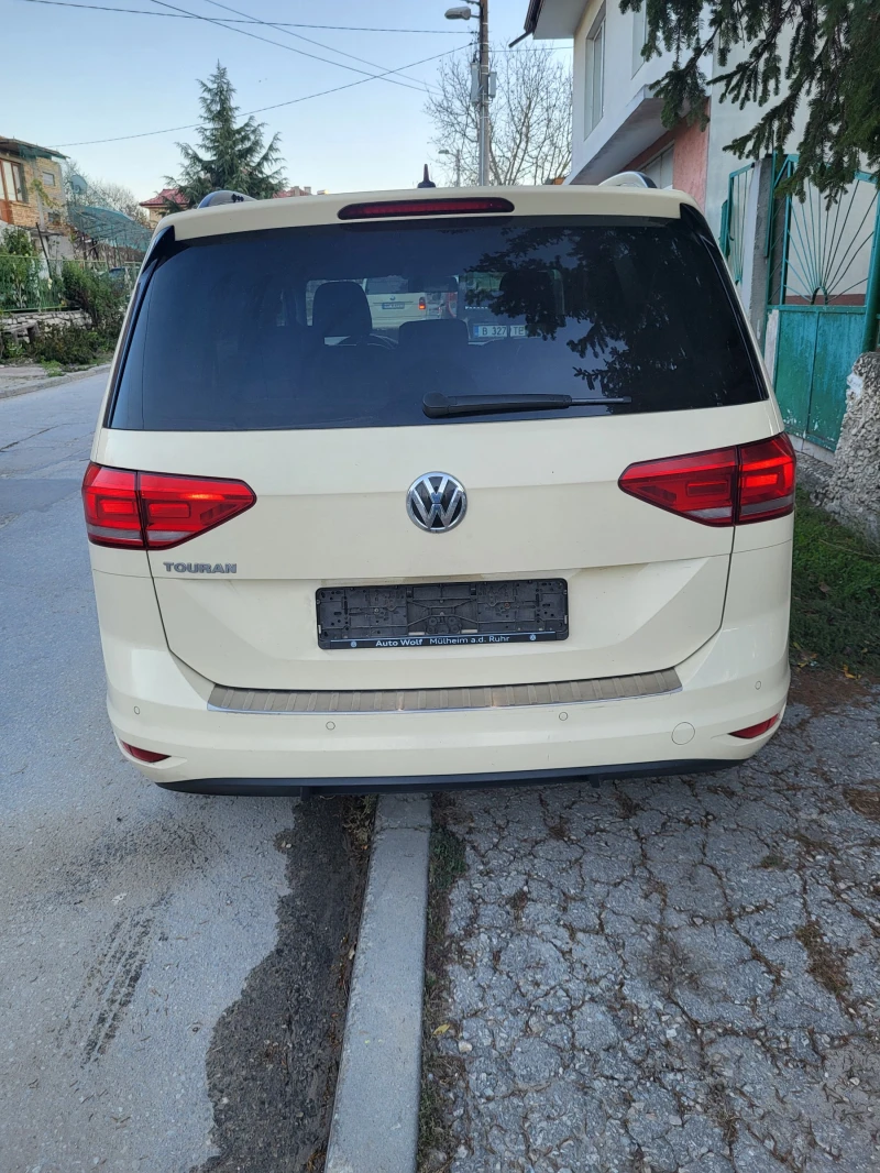 VW Touran 2.0 TDI , снимка 4 - Автомобили и джипове - 47868420