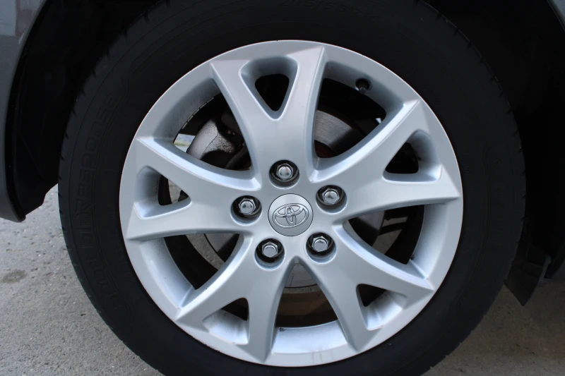 Toyota Auris 1.4 D4D, снимка 16 - Автомобили и джипове - 51627377