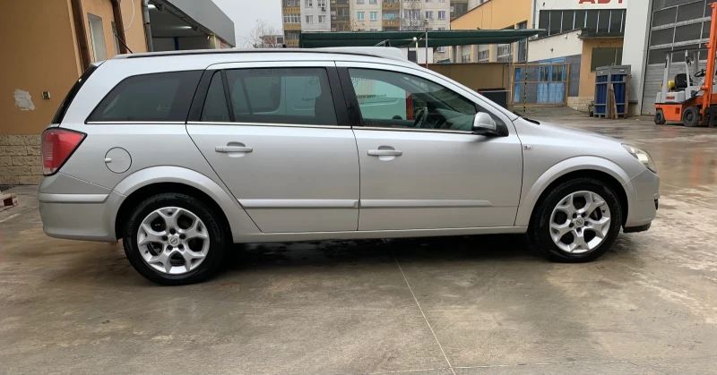 Opel Astra, снимка 4 - Автомобили и джипове - 53450609