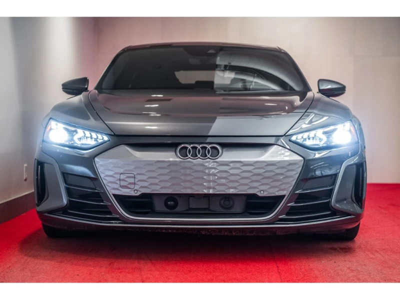 Audi E-Tron GT С РЕГИСТРАЦИЯ & АВТО КРЕДИТ, снимка 2 - Автомобили и джипове - 53273367