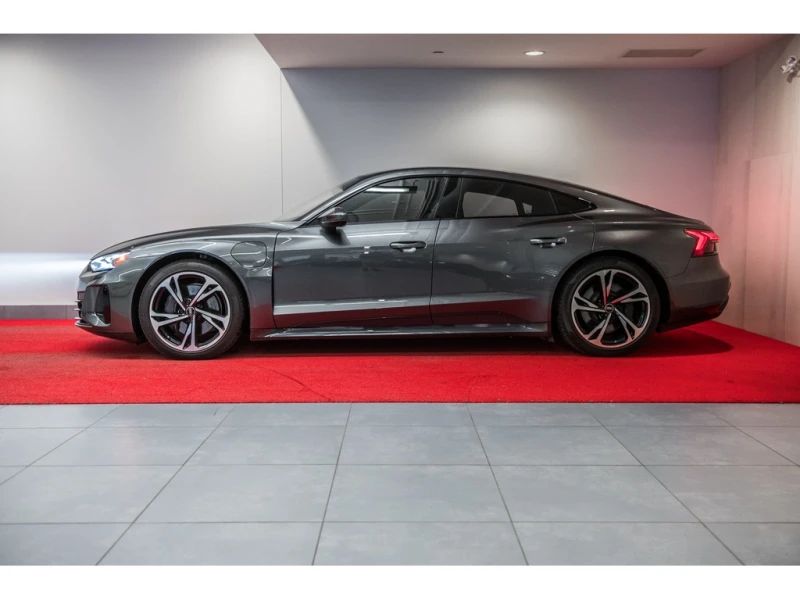 Audi E-Tron GT С РЕГИСТРАЦИЯ & АВТО КРЕДИТ, снимка 5 - Автомобили и джипове - 53273367