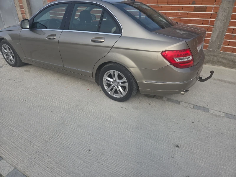 Mercedes-Benz C 220, снимка 10 - Автомобили и джипове - 53276232