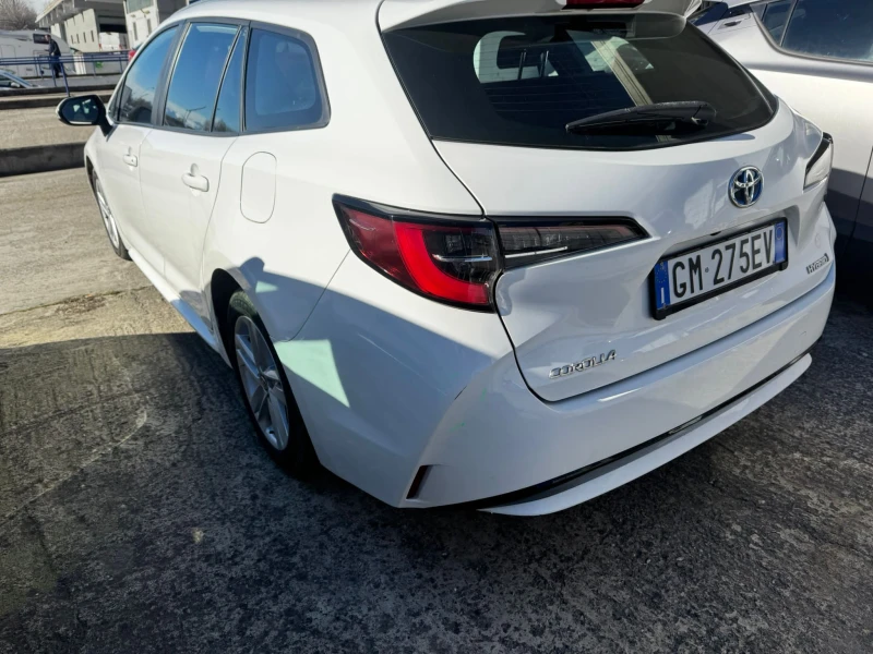 Toyota Corolla 1.8 HYBRID ГАРАНЦИОННА CAR PLAY ANDROIDAUTO 100%km, снимка 3 - Автомобили и джипове - 53520199