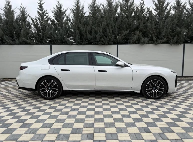 BMW 740 d xDrive M Sport - изображение 4