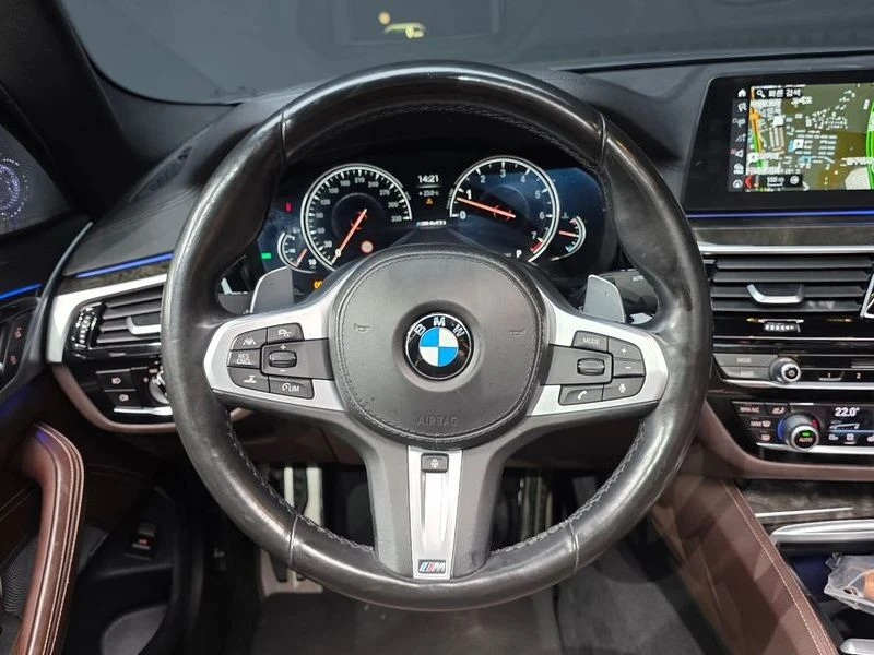BMW 540 540i xDrive M Sport Plus| 335к.с.| ВКЛ.ТЕХНОТЕСТ, снимка 13 - Автомобили и джипове - 55441433