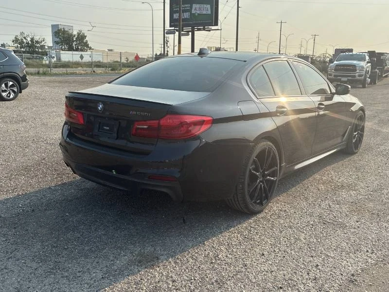 BMW 550 * M550i xDrive * CARFAX * ЦЕНА ДО БГ, снимка 7 - Автомобили и джипове - 55951906