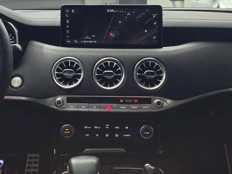 Kia Stinger, снимка 14 - Автомобили и джипове - 56689206