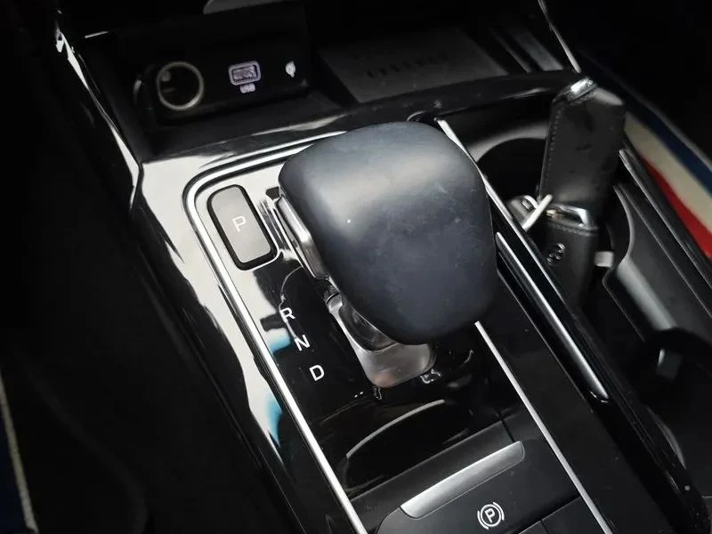 Kia Stinger, снимка 9 - Автомобили и джипове - 56689206
