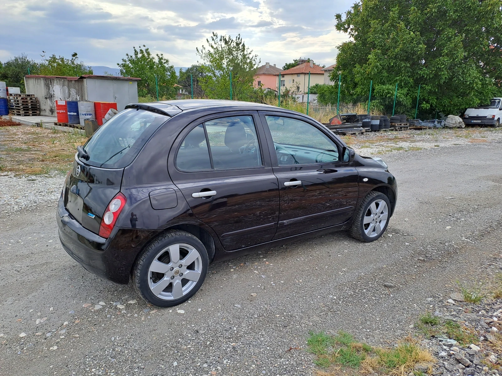 Nissan Micra 1300 - изображение 2