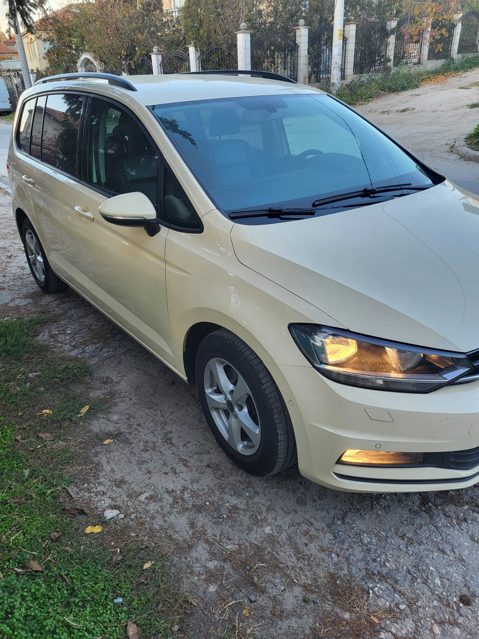 VW Touran 2.0 TDI  - изображение 3