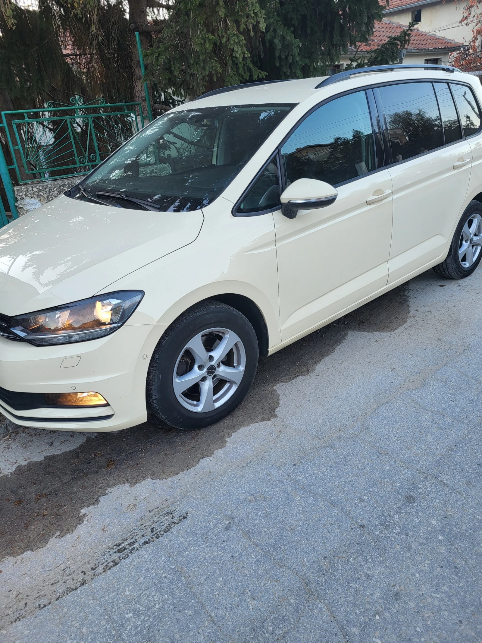 VW Touran 2.0 TDI  - изображение 2