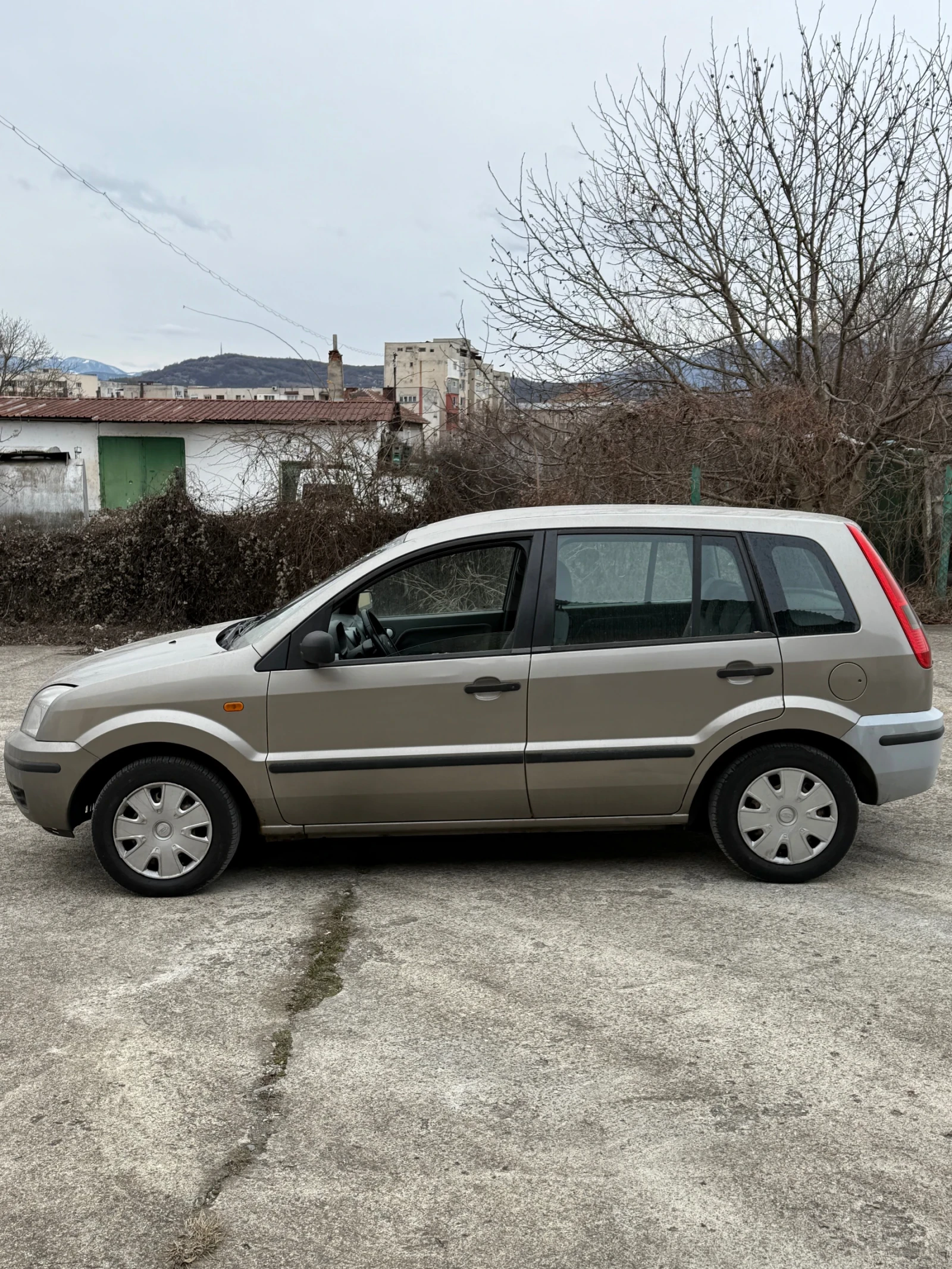 Ford Fusion 1.4i автоматик - изображение 5