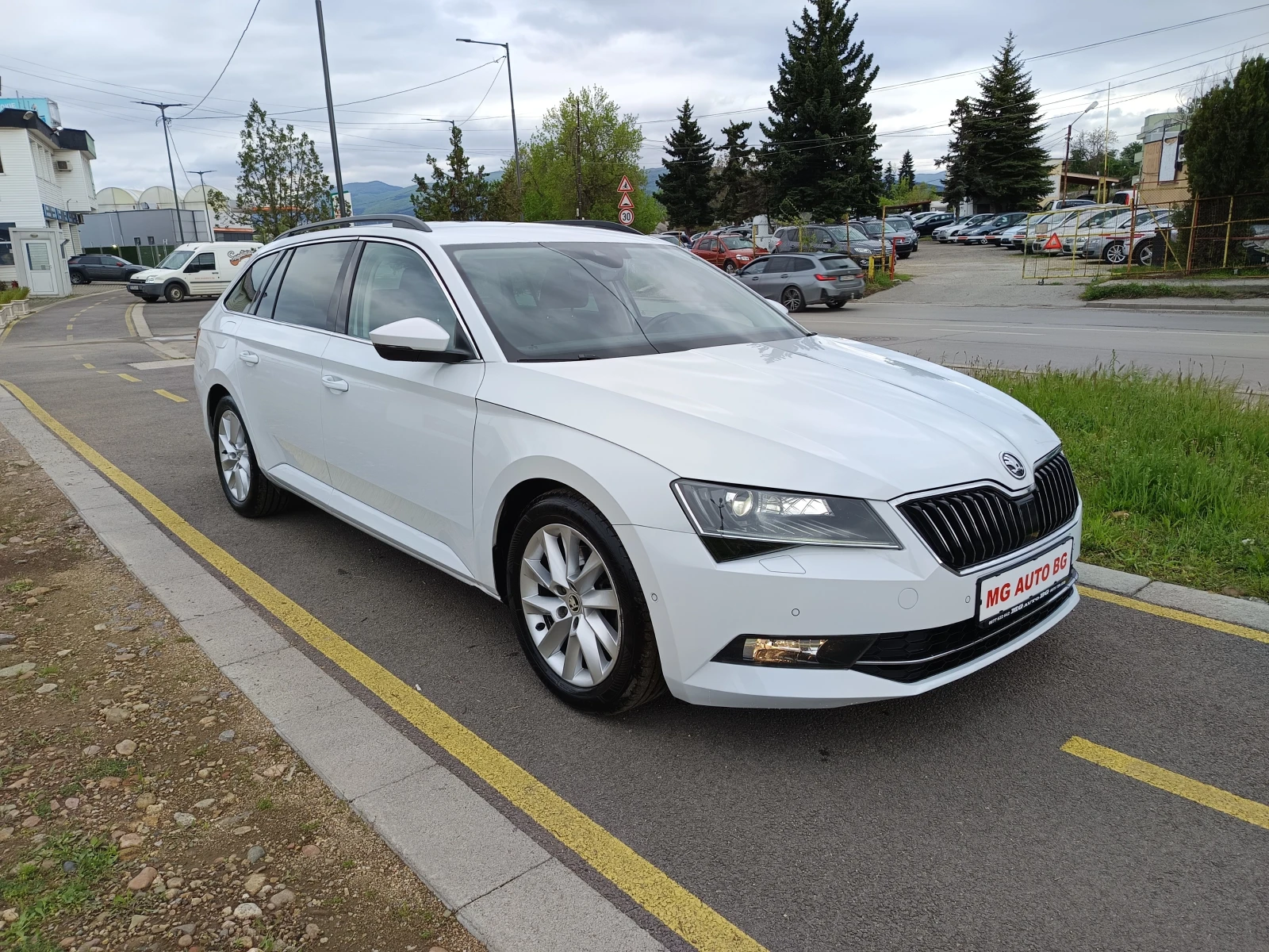 Skoda Superb 2.0TDI - изображение 3