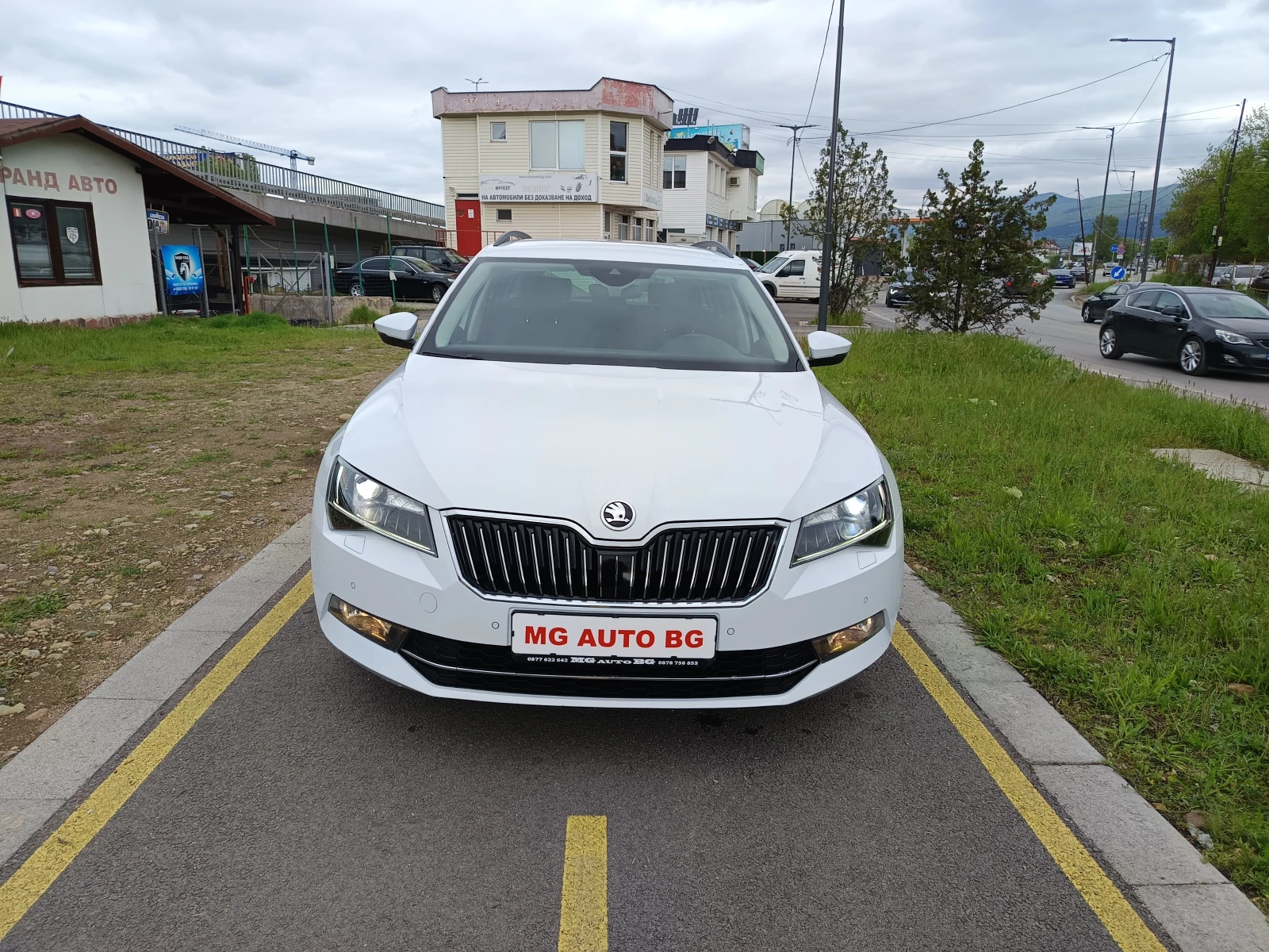 Skoda Superb 2.0TDI - изображение 2