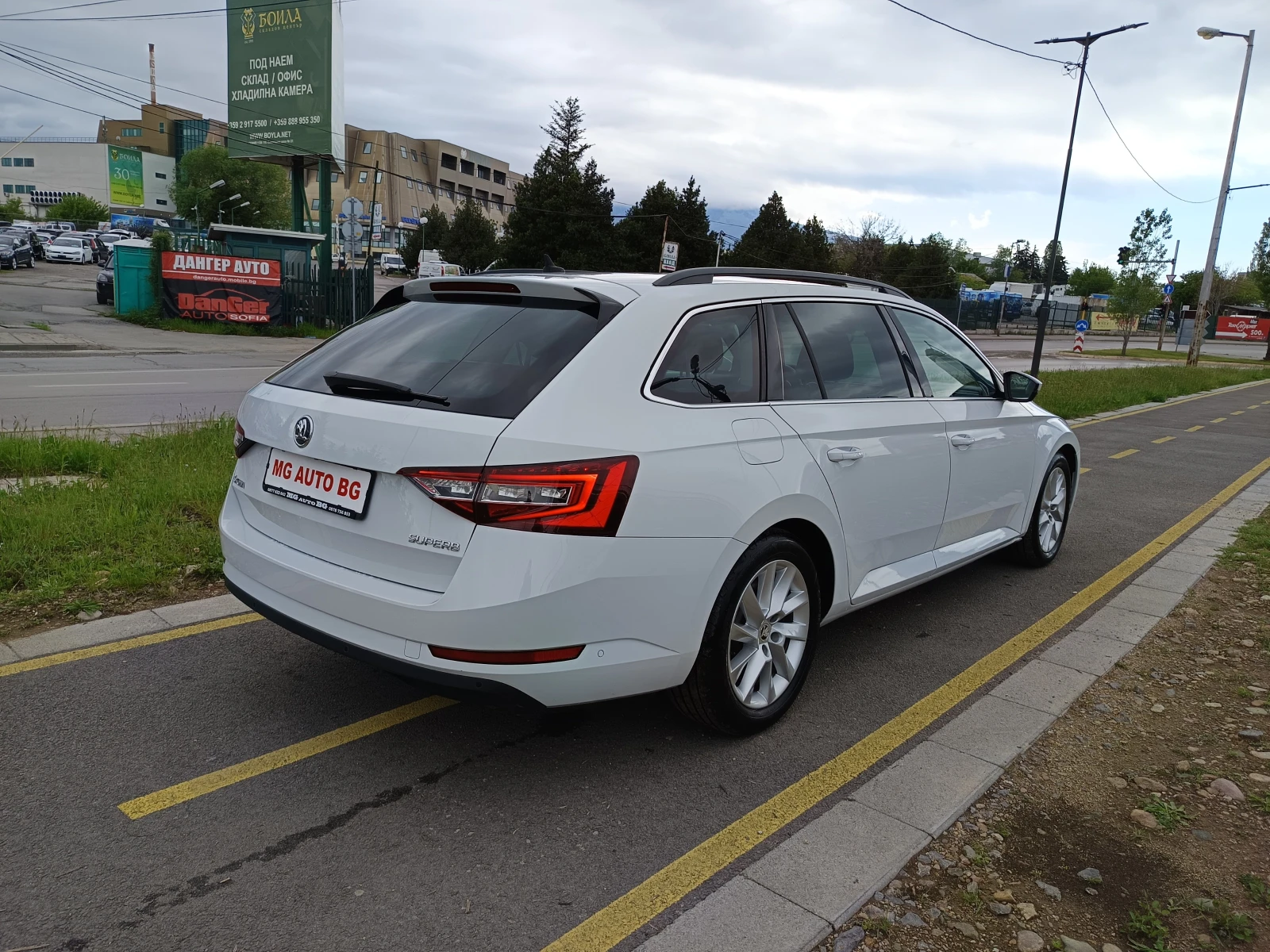 Skoda Superb 2.0TDI - изображение 5