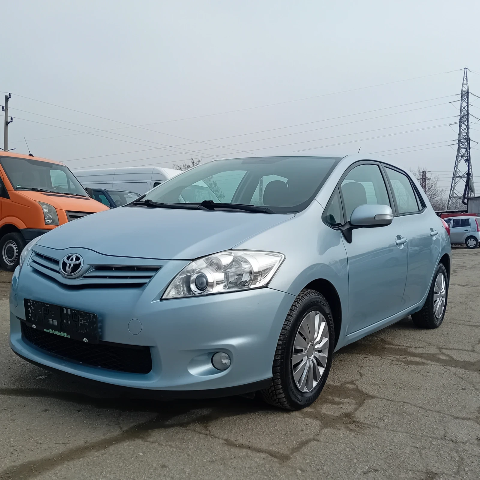 Toyota Auris 1.33 фейслифт  - изображение 2