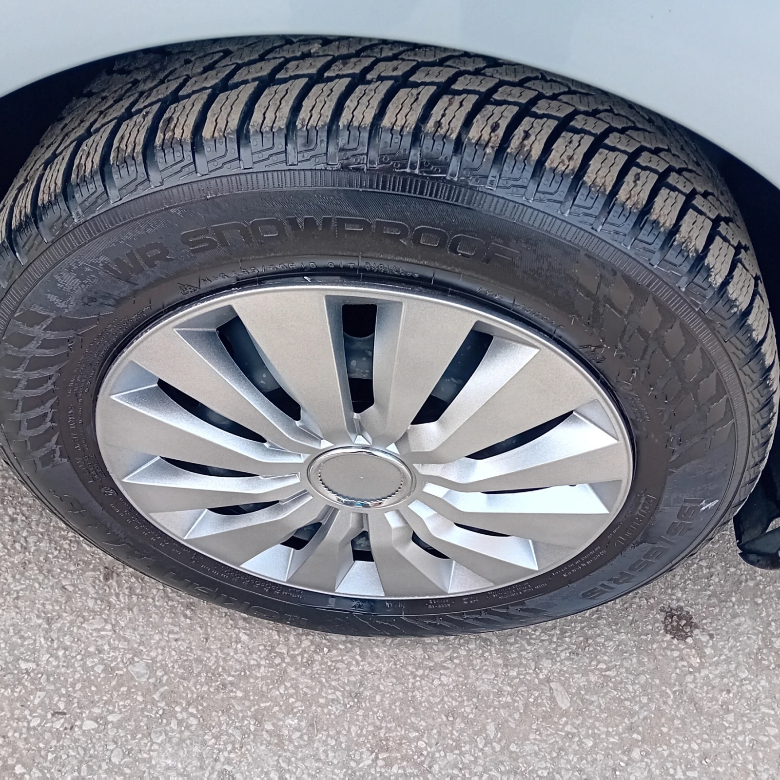 Toyota Auris 1.33 фейслифт  - изображение 6