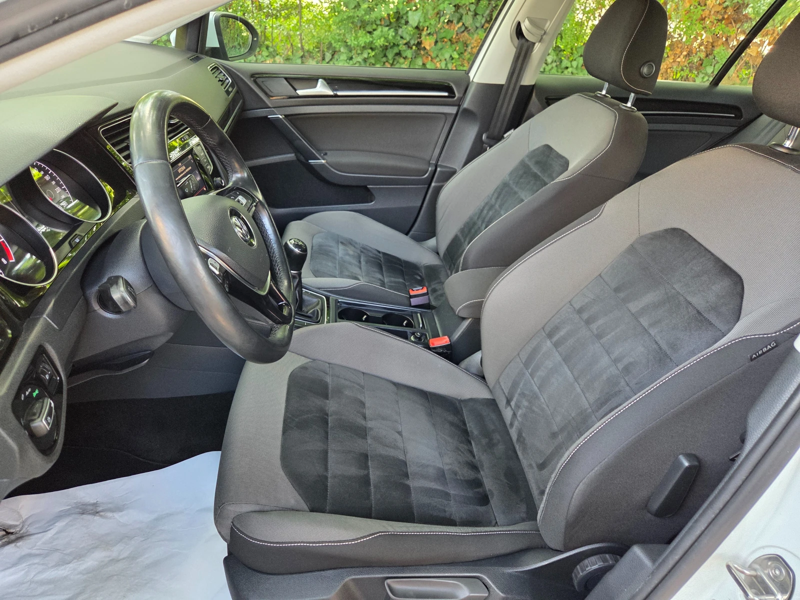VW Golf Highline TGI УНИКАЛЕН - изображение 9