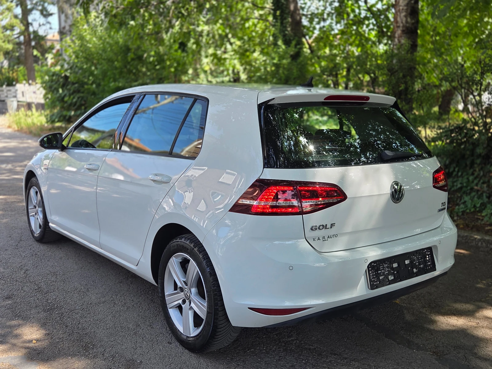VW Golf Highline TGI УНИКАЛЕН - изображение 8