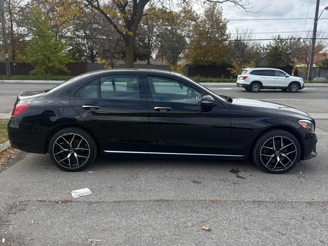 Mercedes-Benz C 300 4M* Ambient* Blind spot* Камера* Пано* Подгрев* Wi - изображение 3