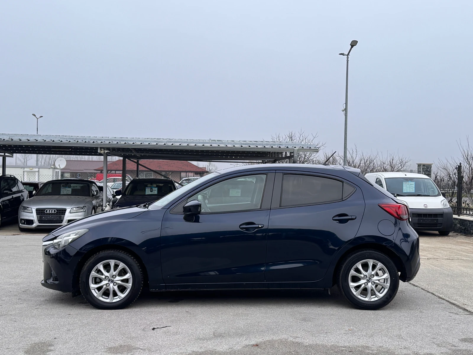 Mazda 2 1.5 SKYACTIV ИТАЛИЯ - изображение 2