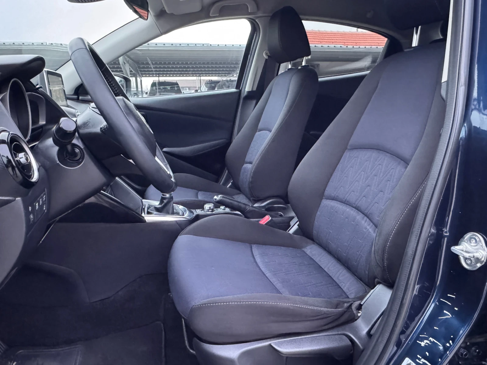 Mazda 2 1.5 SKYACTIV ИТАЛИЯ - изображение 8